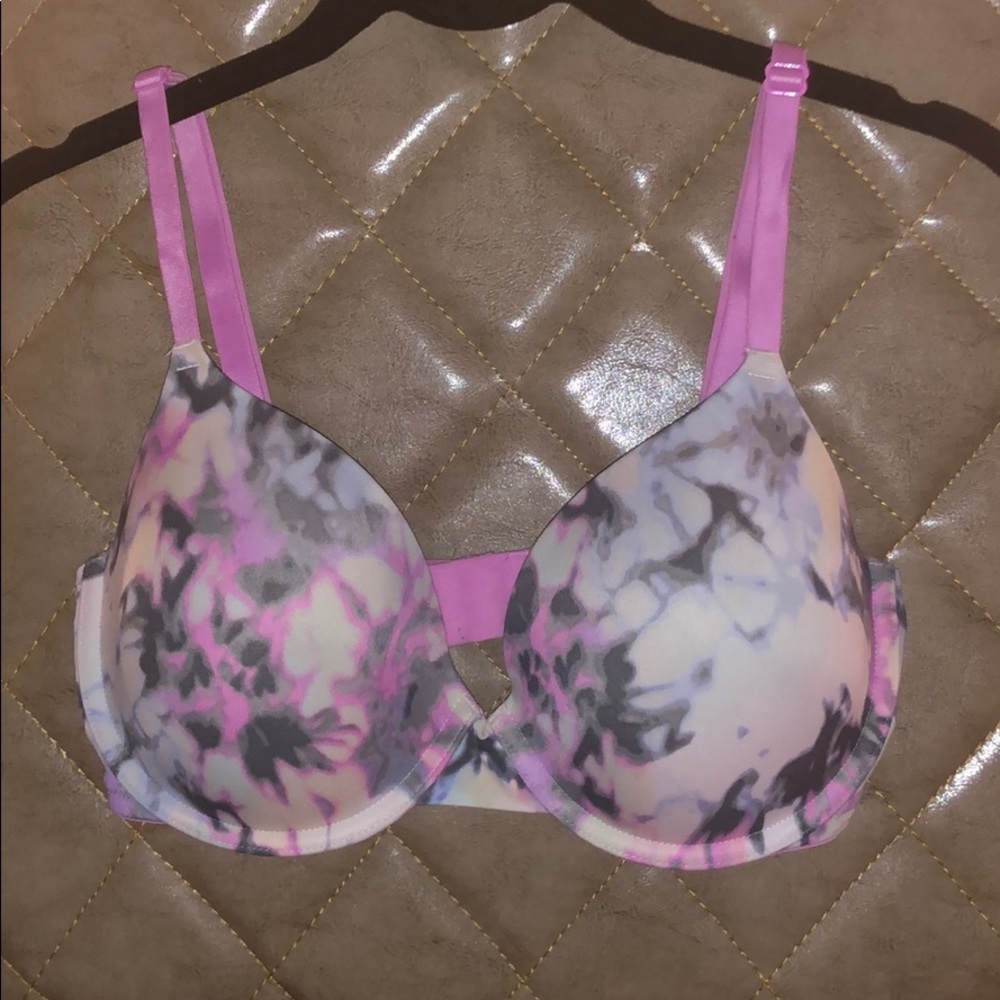 Pink VS bra